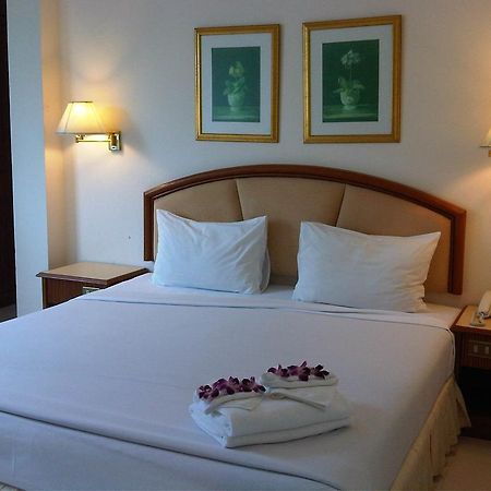 Smile Inn Patong Екстер'єр фото