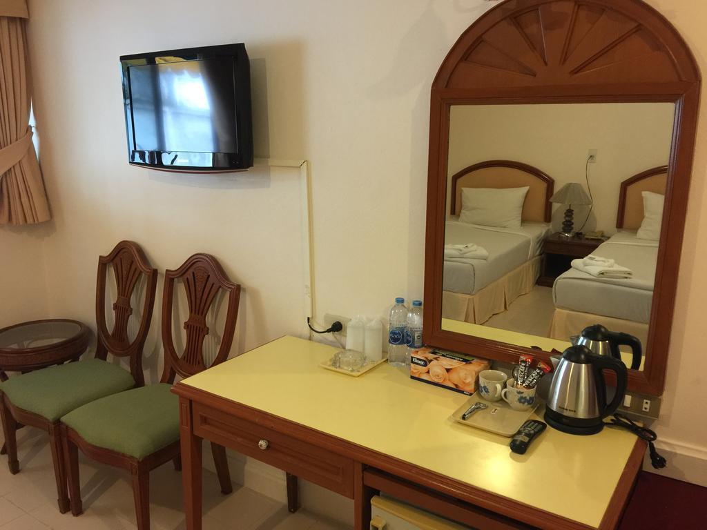 Smile Inn Patong Екстер'єр фото