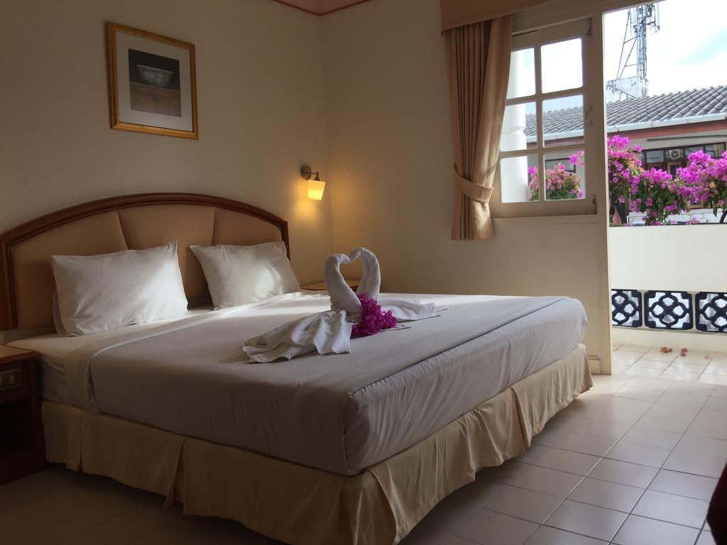Smile Inn Patong Екстер'єр фото