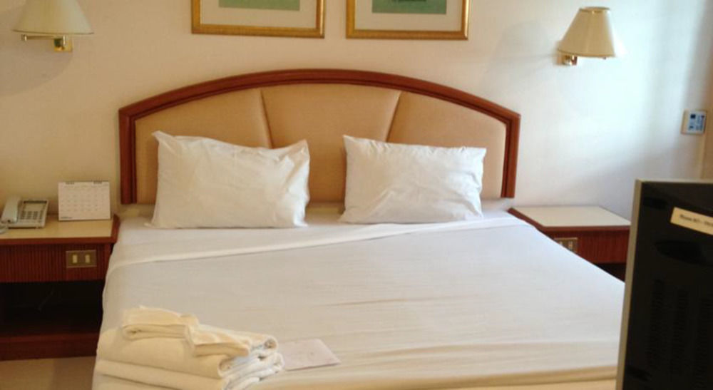 Smile Inn Patong Екстер'єр фото