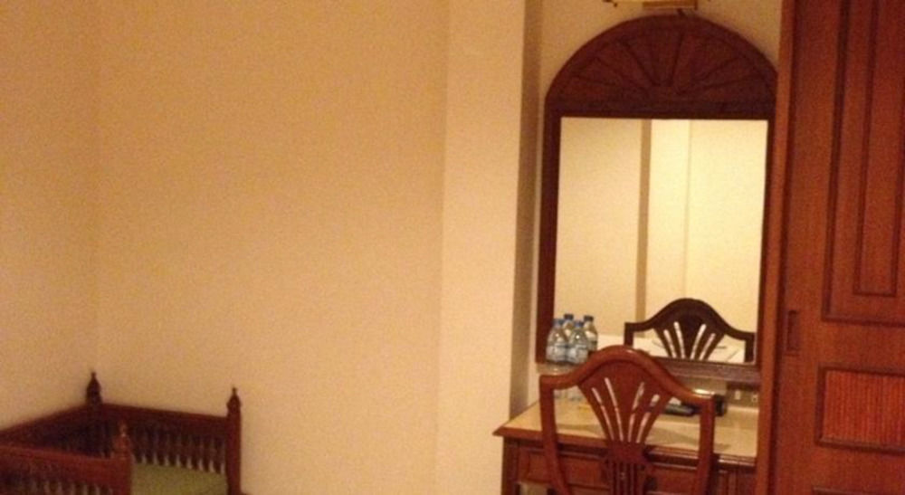 Smile Inn Patong Екстер'єр фото