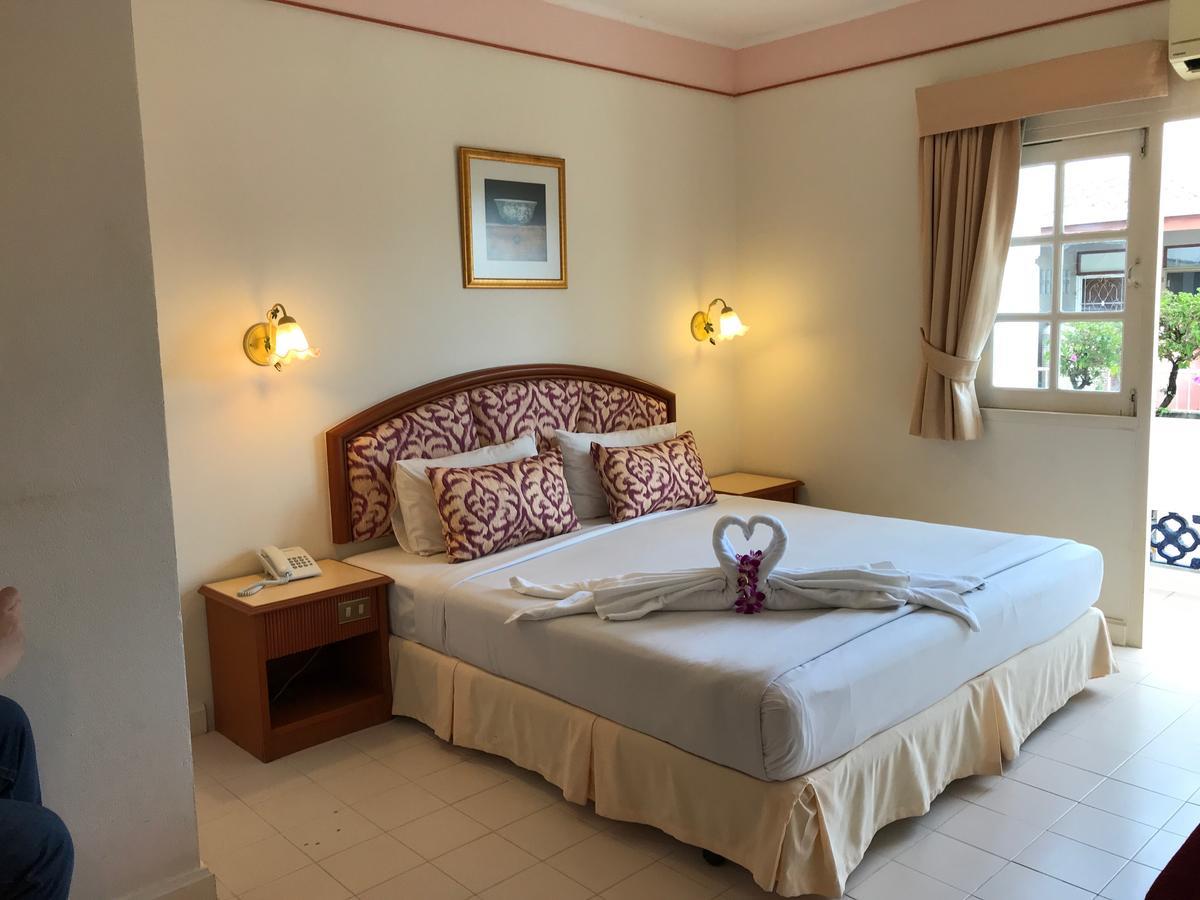 Smile Inn Patong Екстер'єр фото