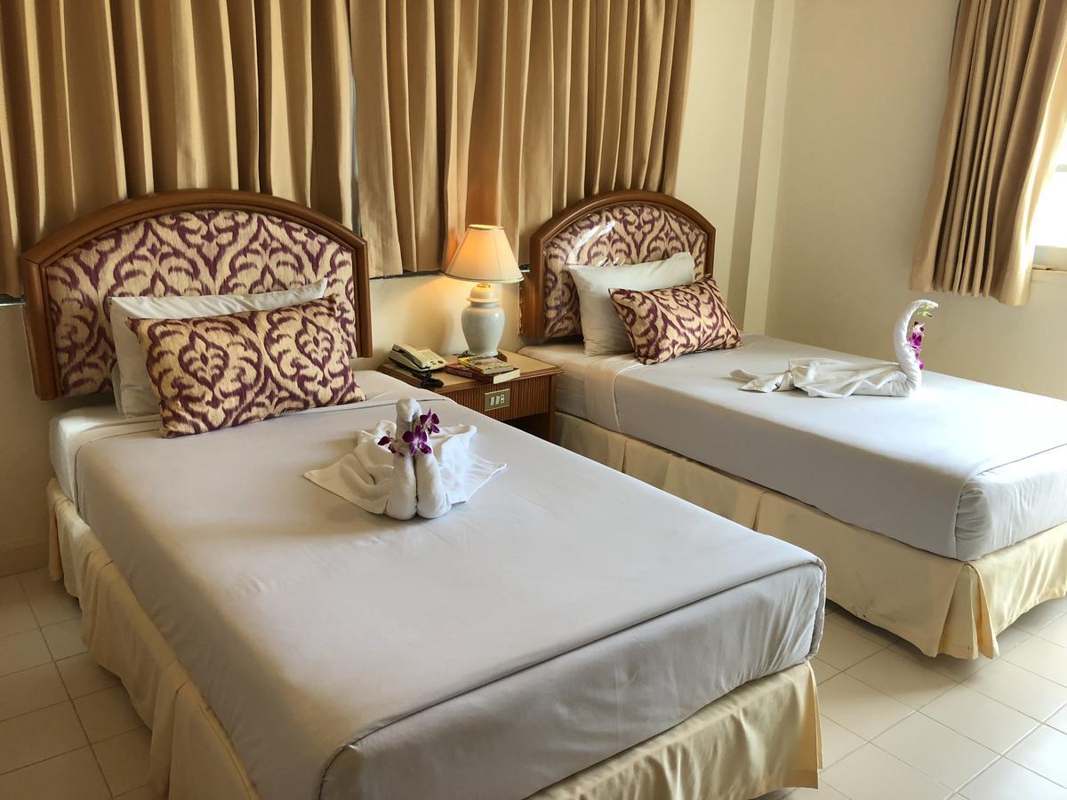 Smile Inn Patong Екстер'єр фото